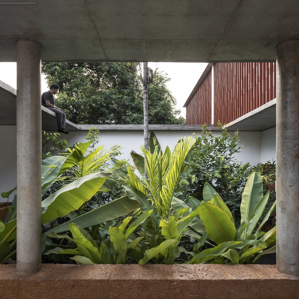 the-stoic-wall-residence-lijo-reny-architects_10