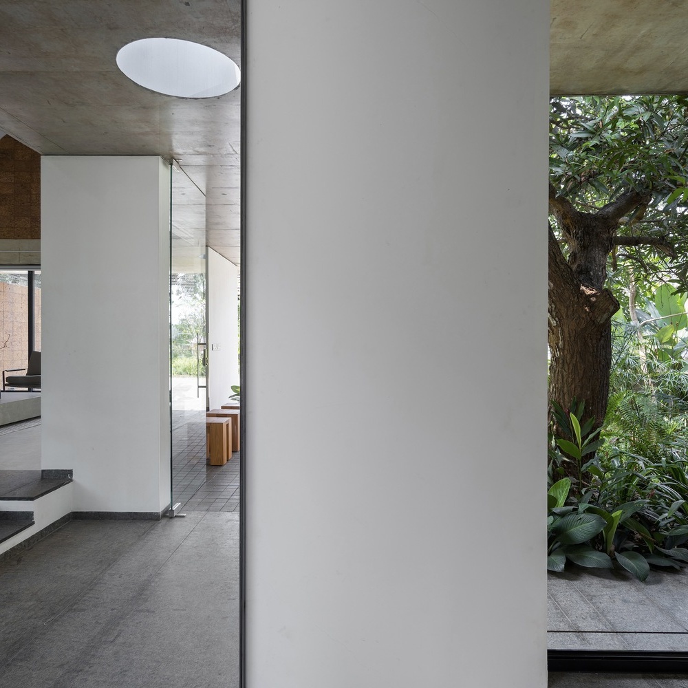 the-stoic-wall-residence-lijo-reny-architects_11