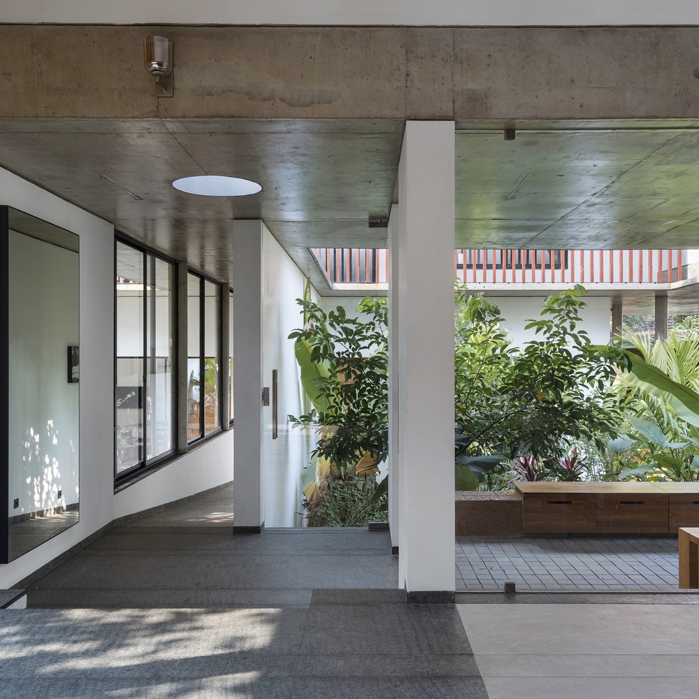 the-stoic-wall-residence-lijo-reny-architects_16