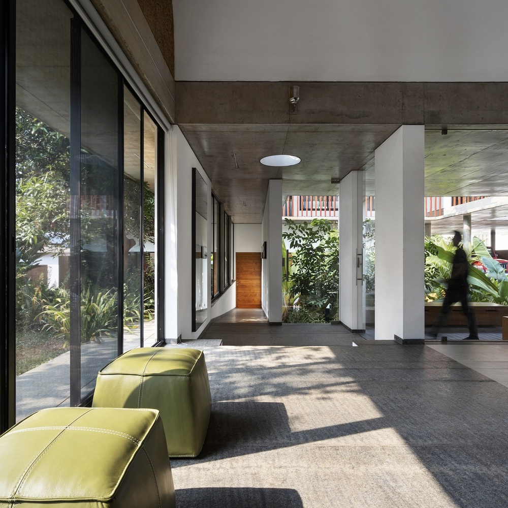 the-stoic-wall-residence-lijo-reny-architects_17