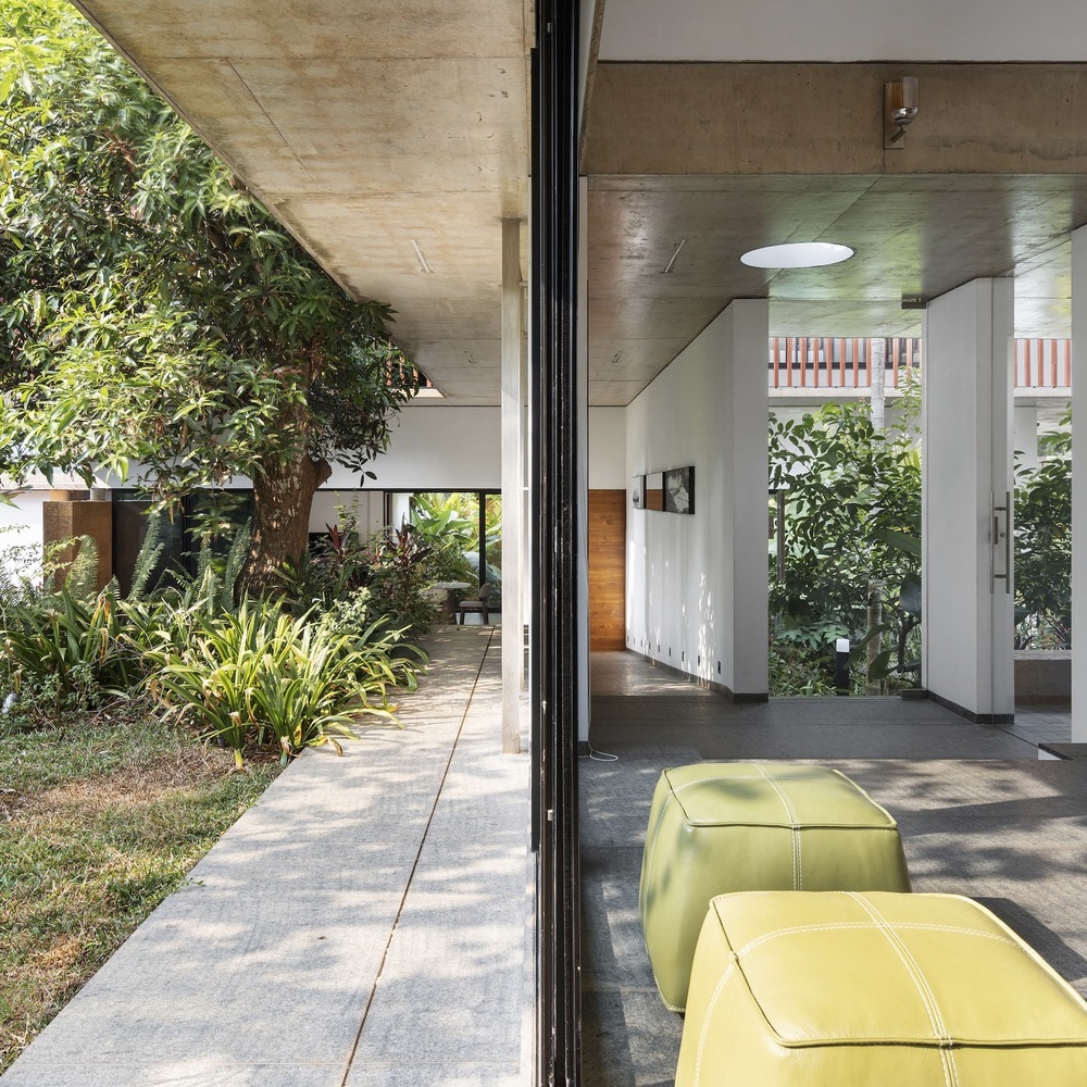 the-stoic-wall-residence-lijo-reny-architects_18