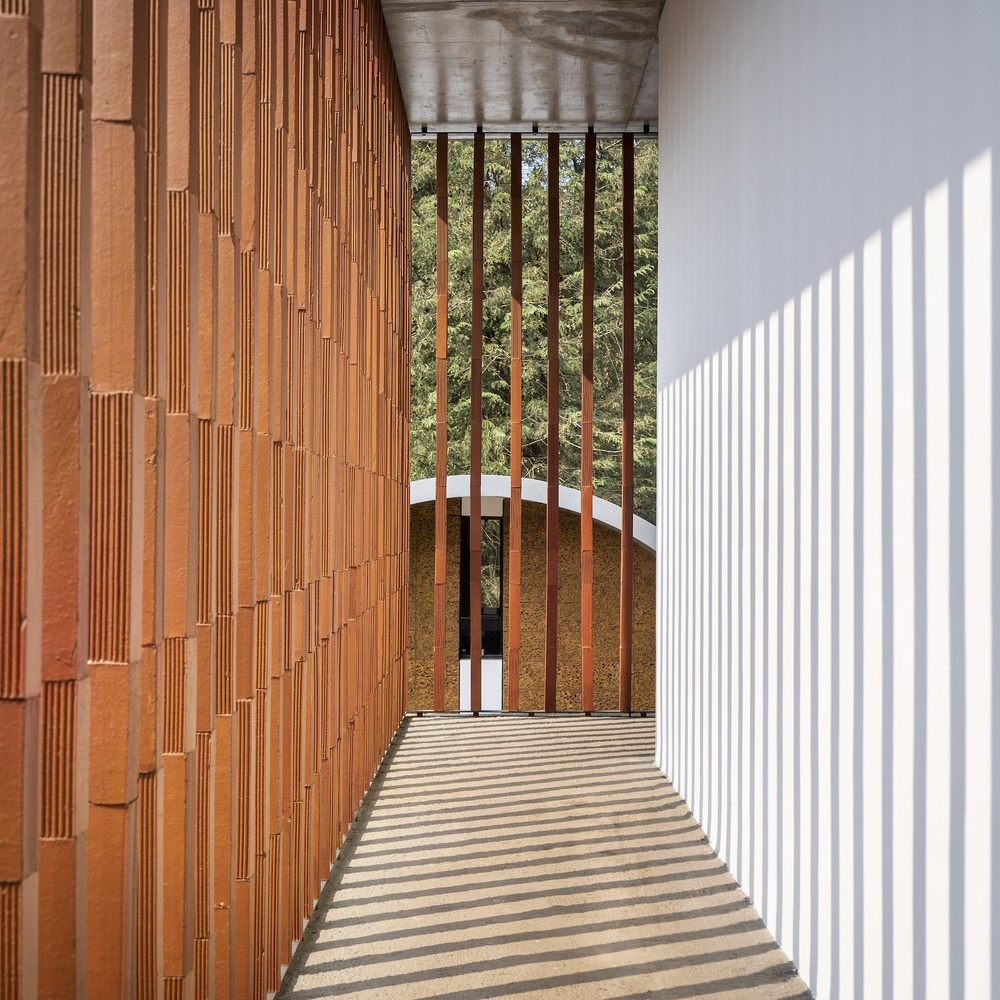 the-stoic-wall-residence-lijo-reny-architects_8